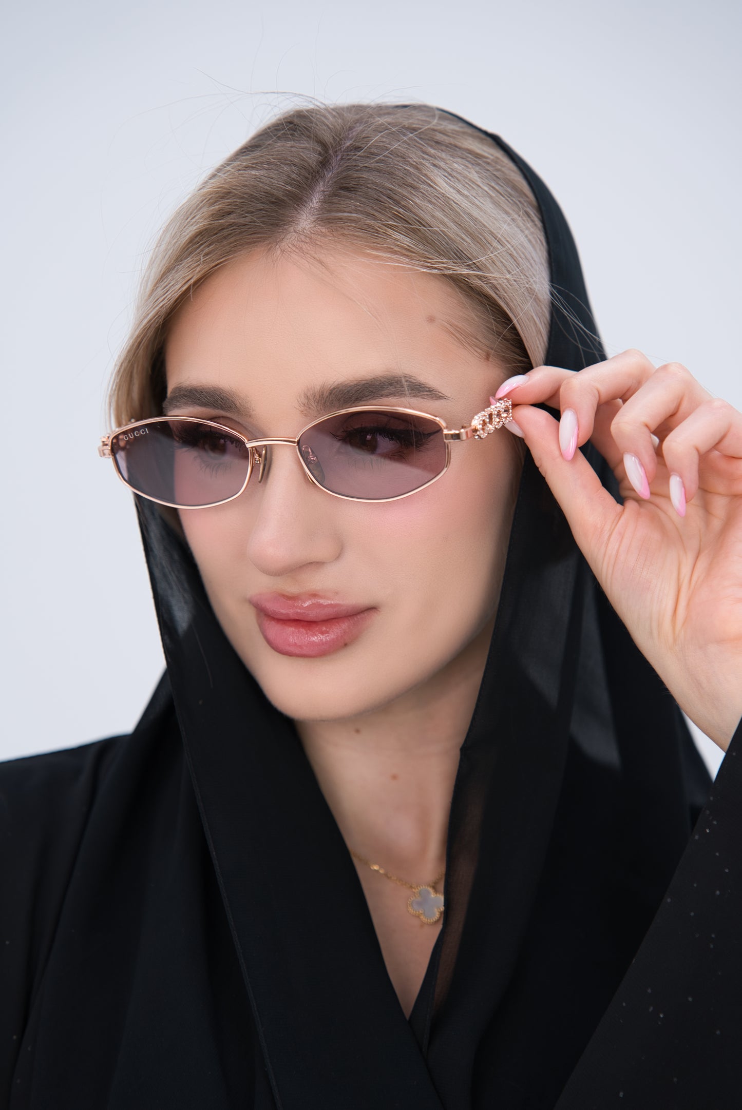 GUCCI Oval frame sunglasses